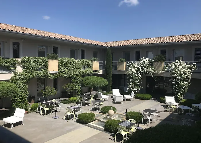 Patio De Violette